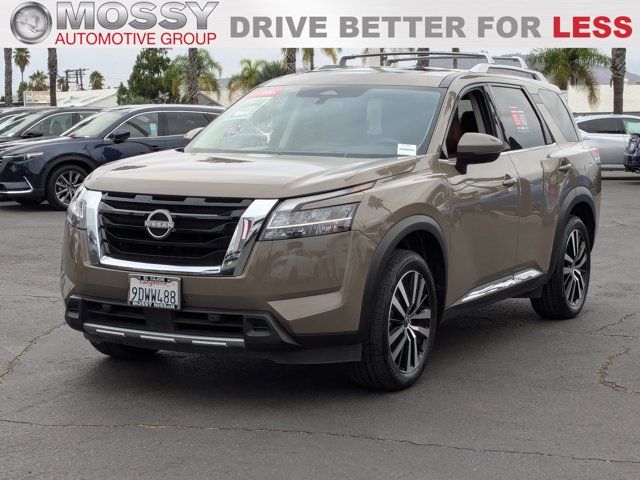 2023 Nissan Pathfinder Platinum