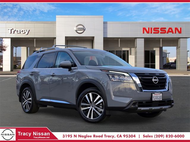 2023 Nissan Pathfinder Platinum