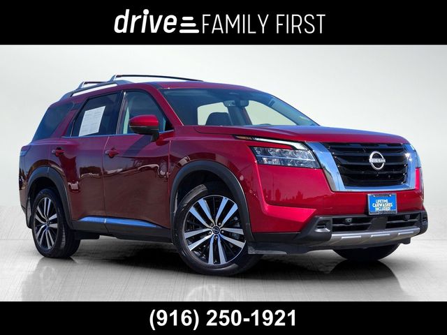 2023 Nissan Pathfinder Platinum