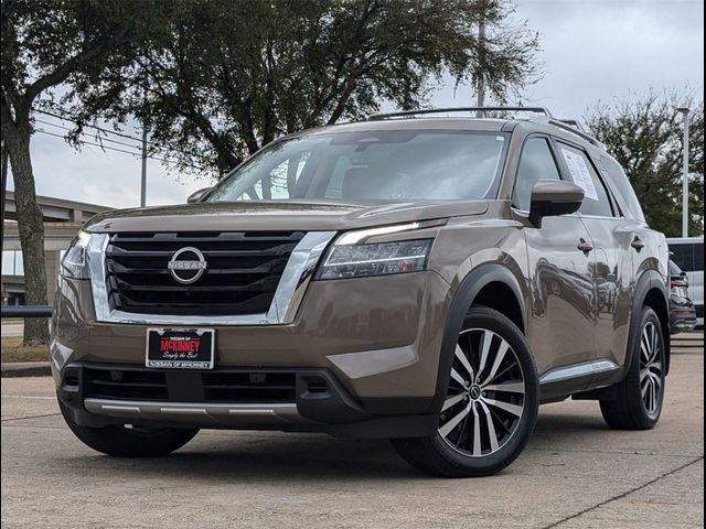 2023 Nissan Pathfinder Platinum