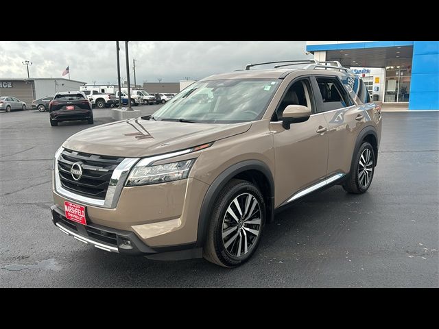 2023 Nissan Pathfinder Platinum