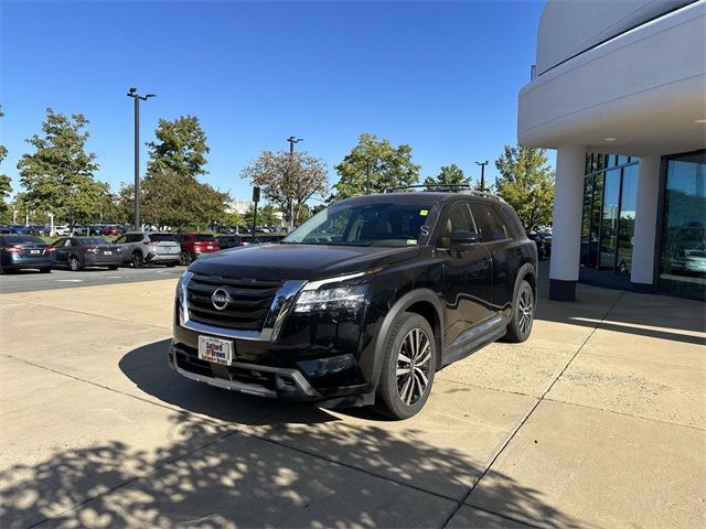 2023 Nissan Pathfinder Platinum