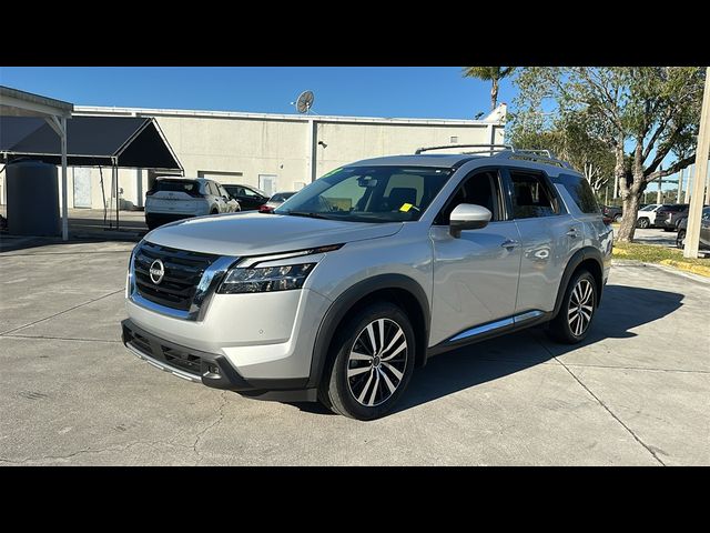 2023 Nissan Pathfinder Platinum