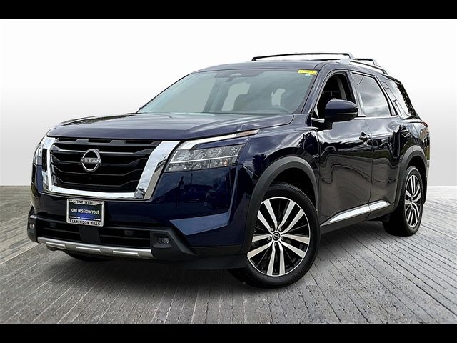 2023 Nissan Pathfinder Platinum