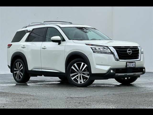 2023 Nissan Pathfinder Platinum