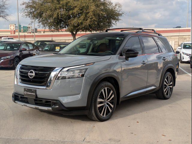 2023 Nissan Pathfinder Platinum