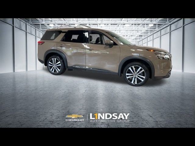 2023 Nissan Pathfinder Platinum