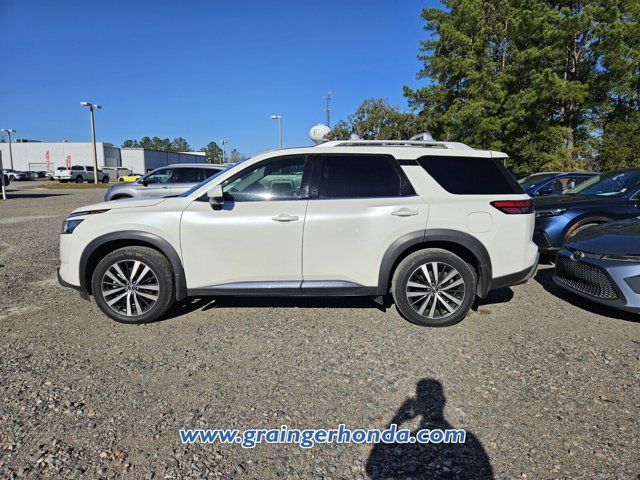 2023 Nissan Pathfinder Platinum