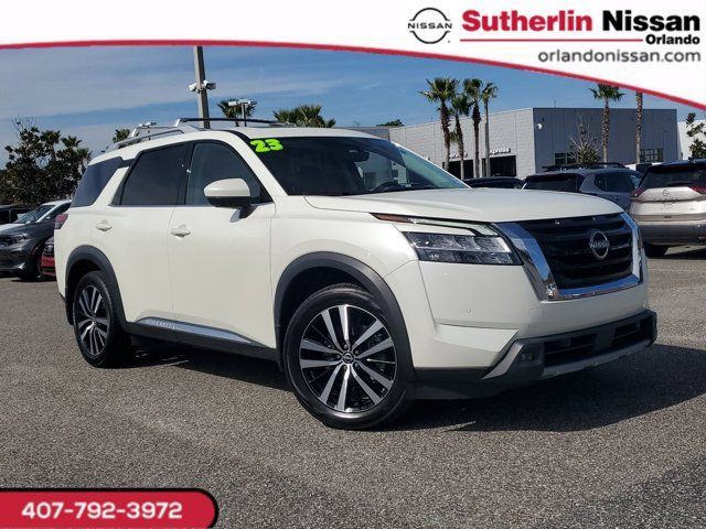 2023 Nissan Pathfinder Platinum