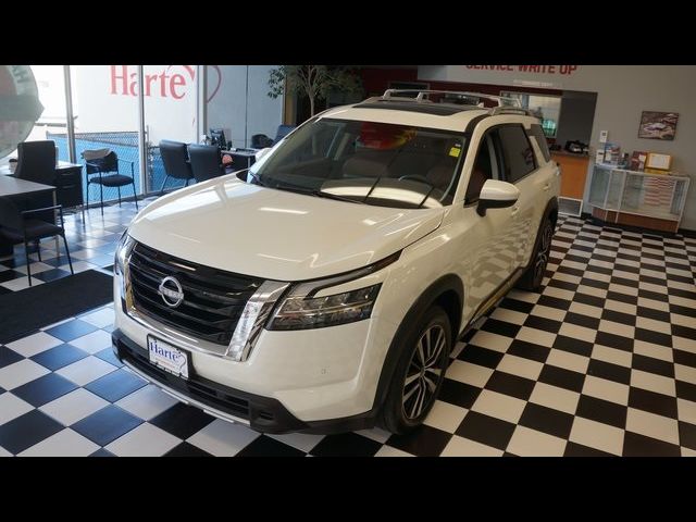 2023 Nissan Pathfinder Platinum