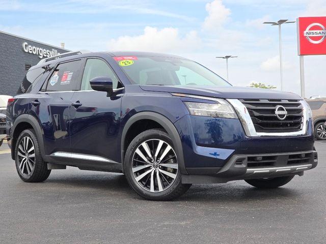 2023 Nissan Pathfinder Platinum