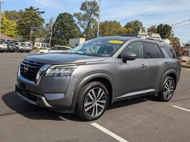 2023 Nissan Pathfinder Platinum