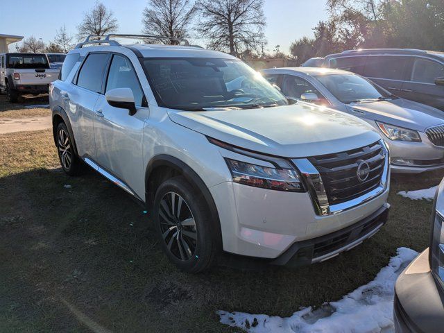 2023 Nissan Pathfinder Platinum