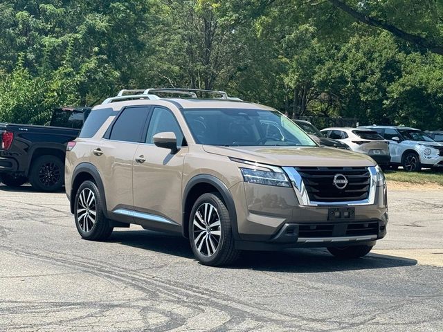 2023 Nissan Pathfinder Platinum