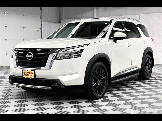 2023 Nissan Pathfinder Platinum