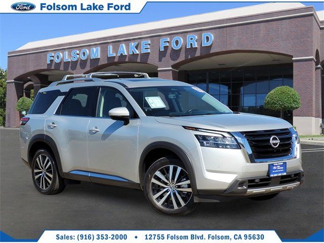 2023 Nissan Pathfinder Platinum