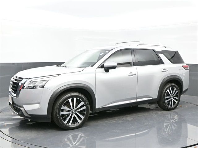 2023 Nissan Pathfinder Platinum