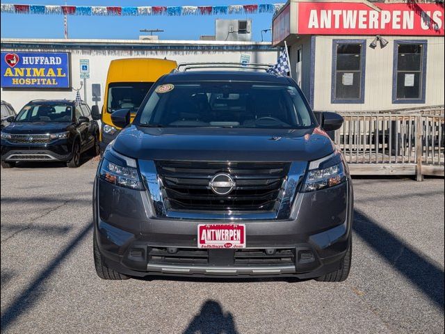 2023 Nissan Pathfinder Platinum