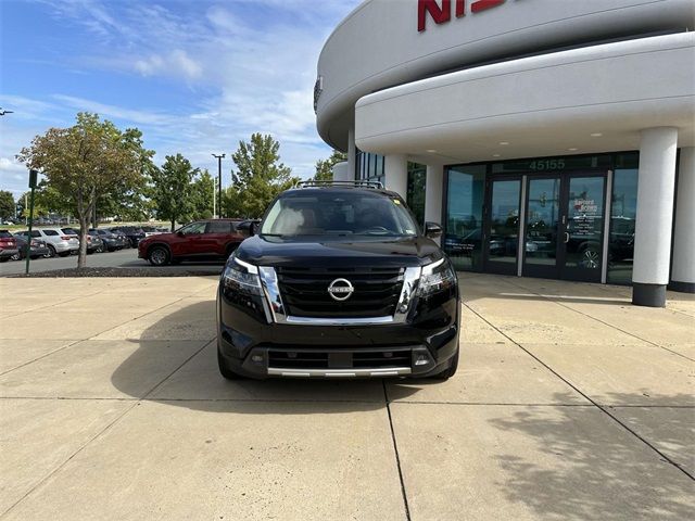 2023 Nissan Pathfinder Platinum