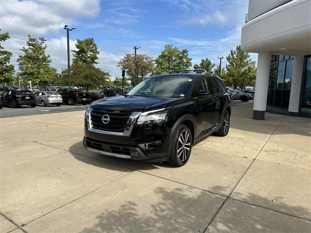 2023 Nissan Pathfinder Platinum