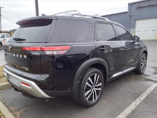 2023 Nissan Pathfinder Platinum