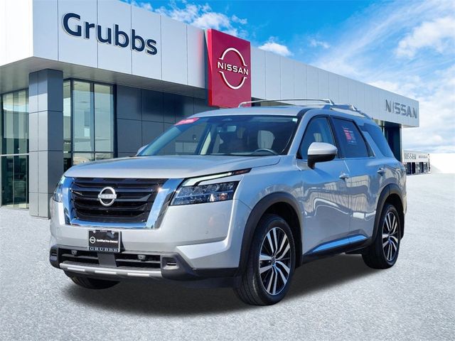 2023 Nissan Pathfinder Platinum