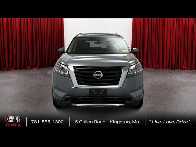 2023 Nissan Pathfinder Platinum