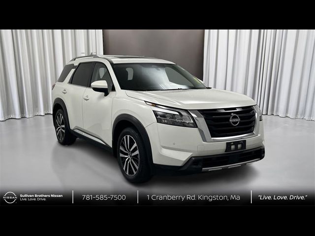 2023 Nissan Pathfinder Platinum