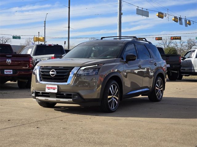 2023 Nissan Pathfinder Platinum