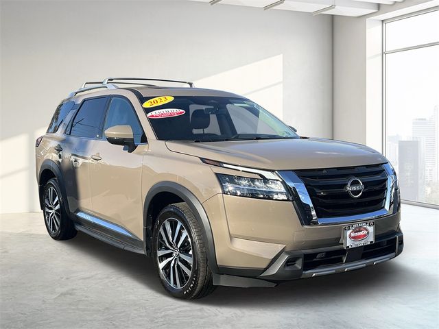 2023 Nissan Pathfinder Platinum