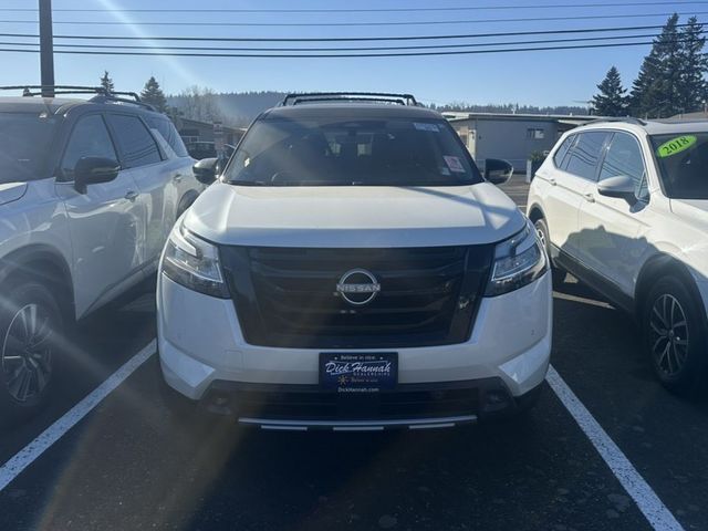 2023 Nissan Pathfinder Platinum