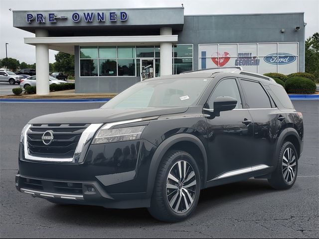 2023 Nissan Pathfinder Platinum