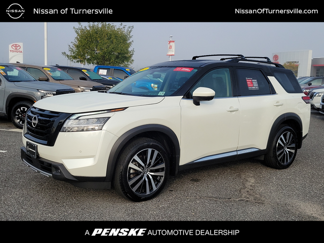 2023 Nissan Pathfinder Platinum