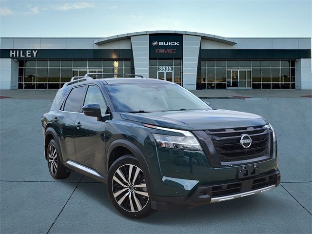 2023 Nissan Pathfinder Platinum