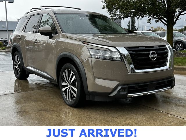 2023 Nissan Pathfinder Platinum