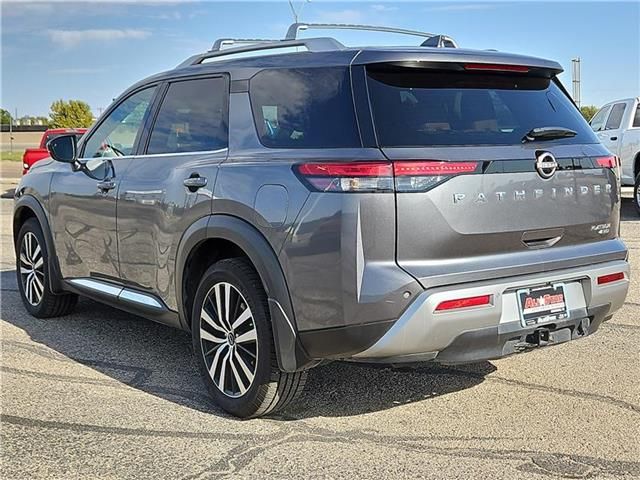 2023 Nissan Pathfinder Platinum