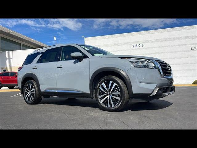 2023 Nissan Pathfinder Platinum