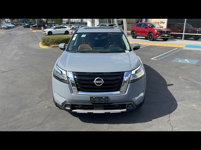 2023 Nissan Pathfinder Platinum