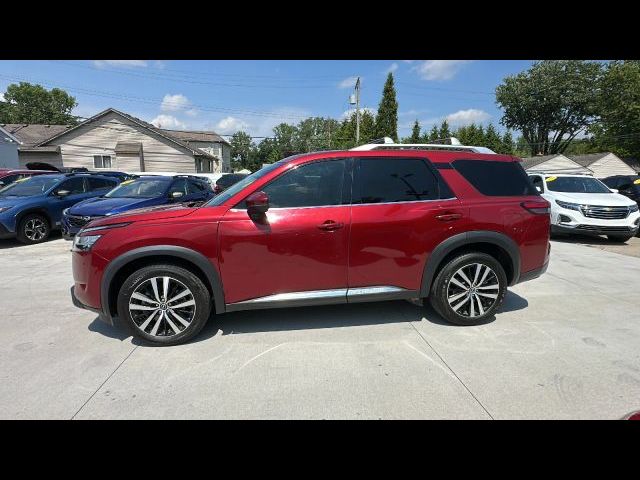 2023 Nissan Pathfinder Platinum