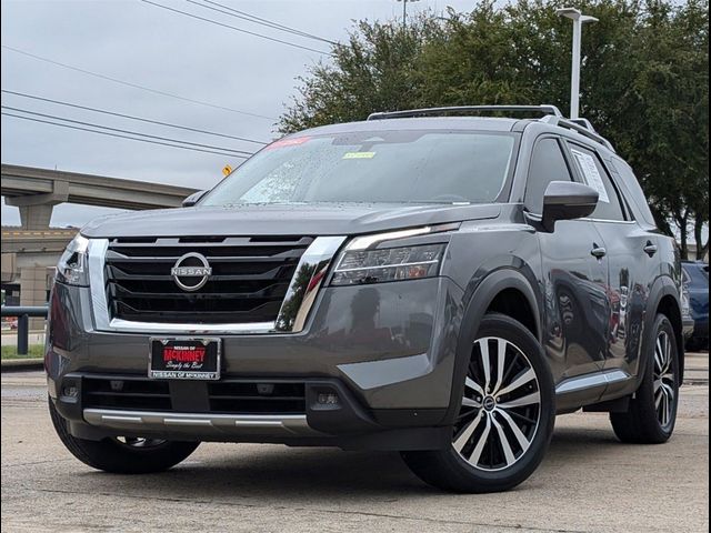 2023 Nissan Pathfinder Platinum