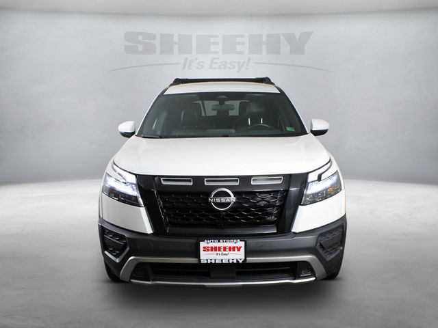 2023 Nissan Pathfinder SV