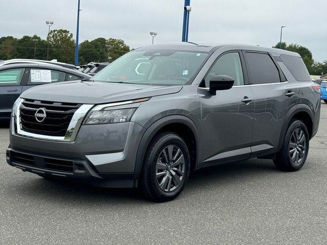 2023 Nissan Pathfinder S