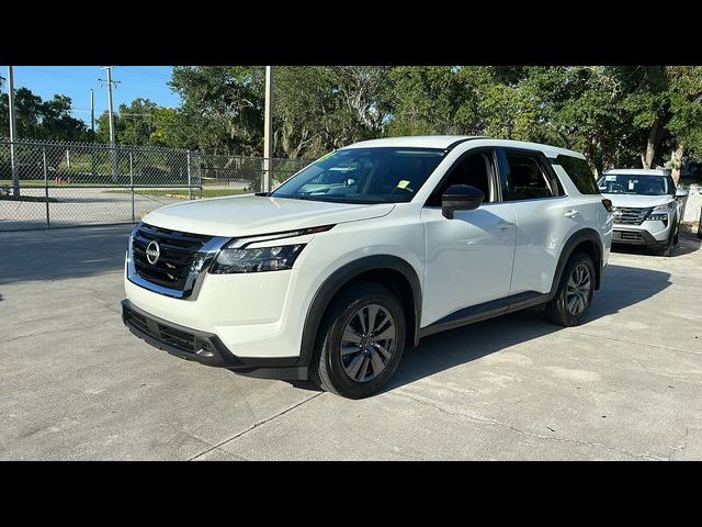 2023 Nissan Pathfinder S