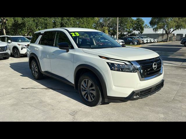 2023 Nissan Pathfinder S