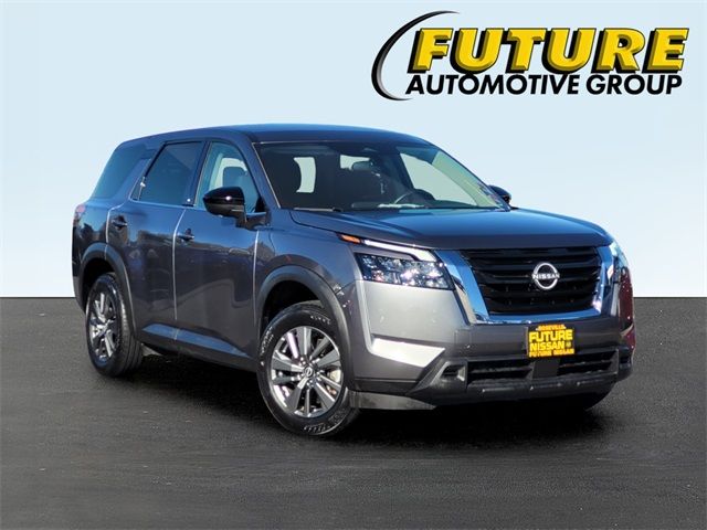 2023 Nissan Pathfinder S