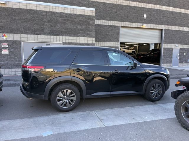 2023 Nissan Pathfinder S