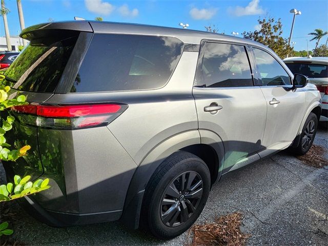 2023 Nissan Pathfinder S