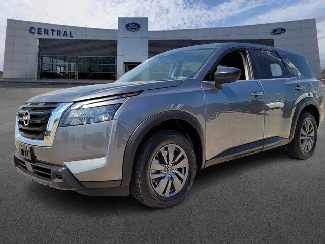 2023 Nissan Pathfinder S