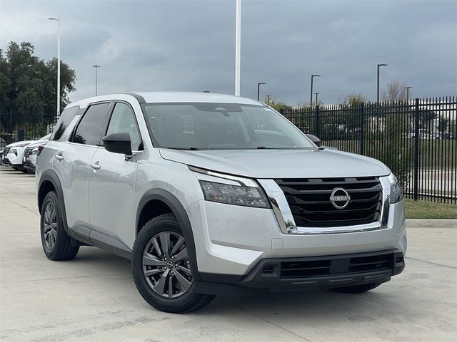 2023 Nissan Pathfinder S