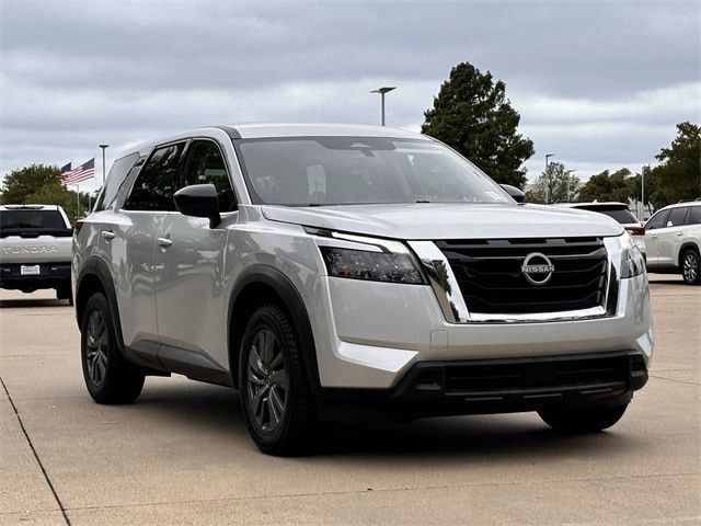 2023 Nissan Pathfinder S